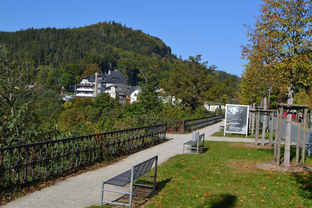 Hotel Weisser Hirsch Schwarzburg Exterior photo