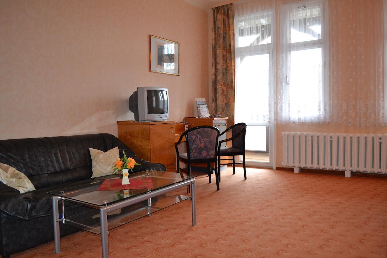 Hotel Weisser Hirsch Schwarzburg Room photo